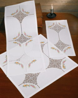 Hardanger met bloemen 29x69cm