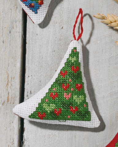 Hjerter i juletræ    7x8cm